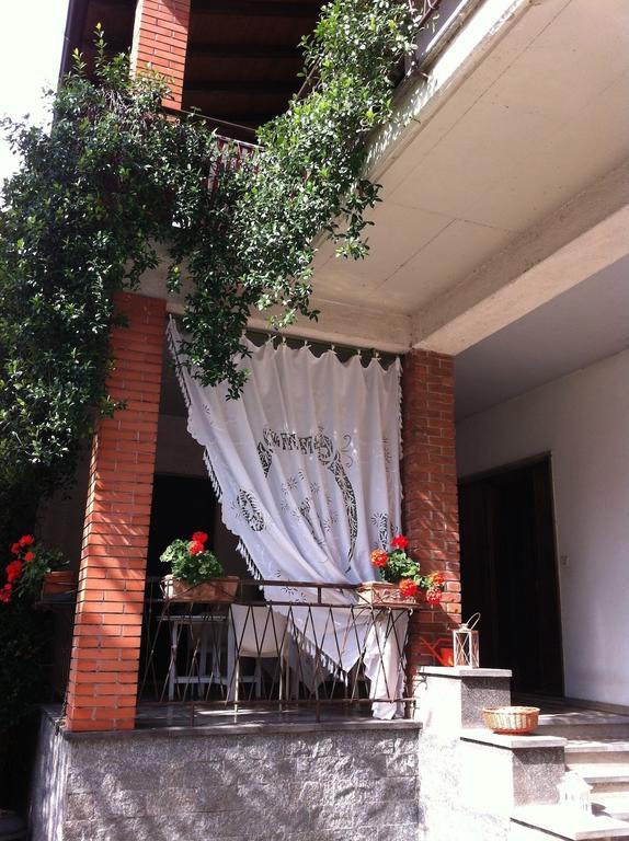 Bed and Breakfast La Casa Creativa à Lomnago Extérieur photo