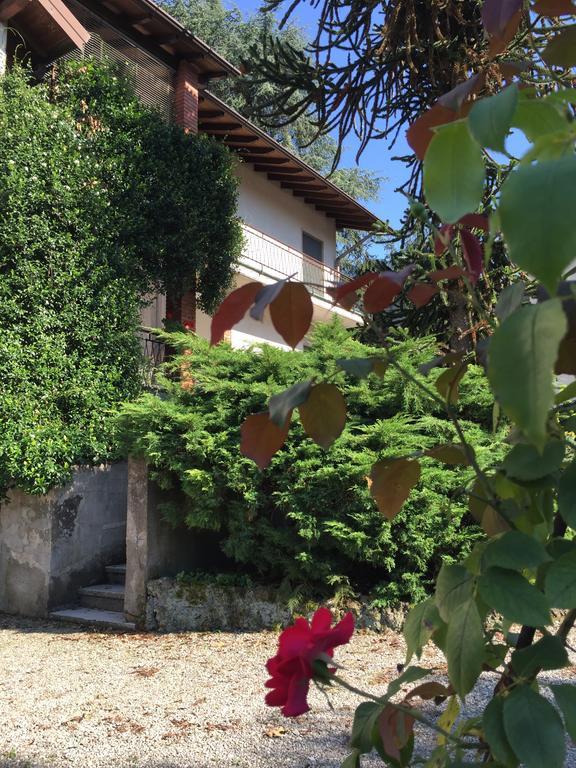 Bed and Breakfast La Casa Creativa à Lomnago Extérieur photo